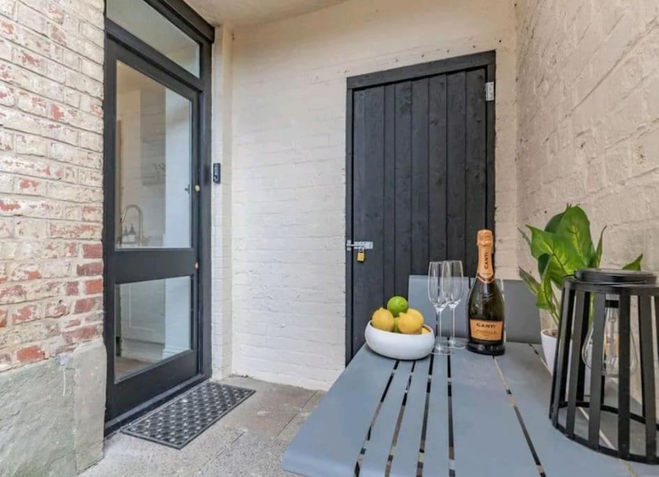 St Marg'S Hideaway; Grade II Listed Luxury Apartment In The Heart Of Cheltenham - Gateway To The Cotswolds! Sleeps 4 - Outdoor Seating And Free Private Parking! Ngoại thất bức ảnh