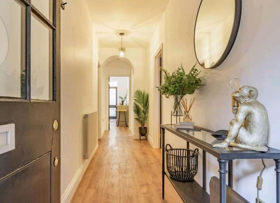 St Marg'S Hideaway; Grade II Listed Luxury Apartment In The Heart Of Cheltenham - Gateway To The Cotswolds! Sleeps 4 - Outdoor Seating And Free Private Parking! Ngoại thất bức ảnh